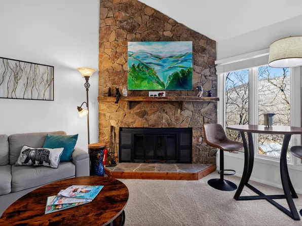 775 Laurelwood #775, Roseland, VA 22967