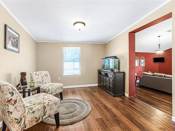 5th image of 118 Overseas Ave