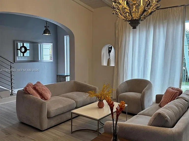 3470 Sheridan Ave — Photo 4