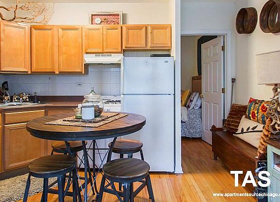 4th image of 916 W Dakin St APT 117