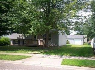 8995 Spring Dr, Windham, OH 44288
