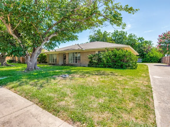 10512 Royal Chapel Dr, Dallas, TX 75229