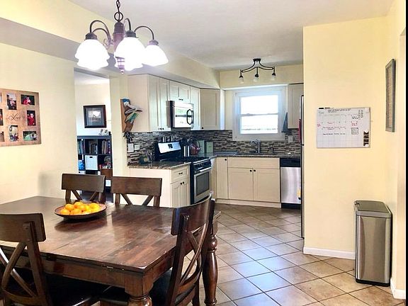 4th image of 3109 Quincy Ln