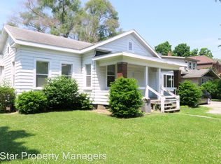 527 S Main St APT B, Goshen, IN 46526