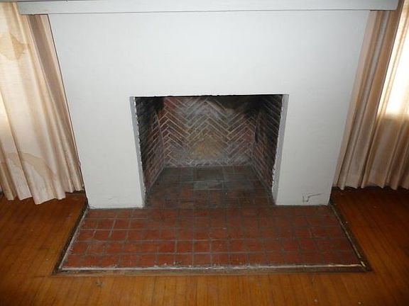3rd image of 745 W 103rd St