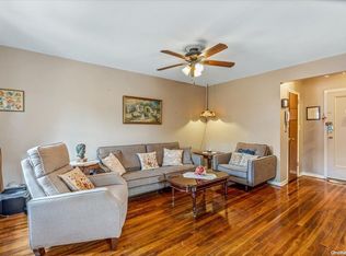 47-34 217th St APT 3B, Bayside, NY 11361
