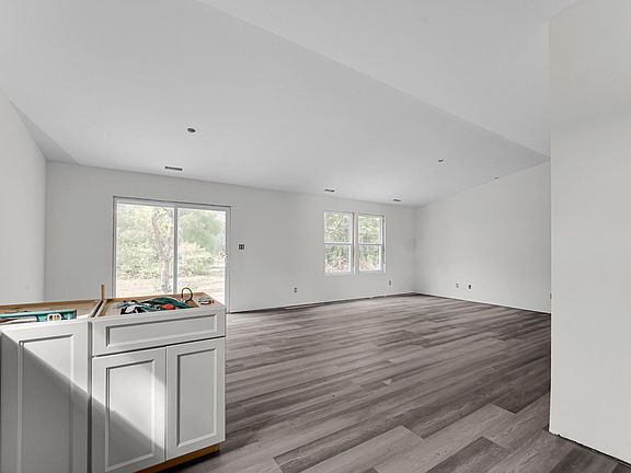 4th image of 303 Malvern Rd