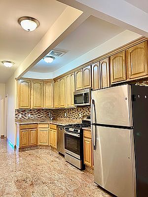 2nd image of 848 Manhattan Ave APT 3R