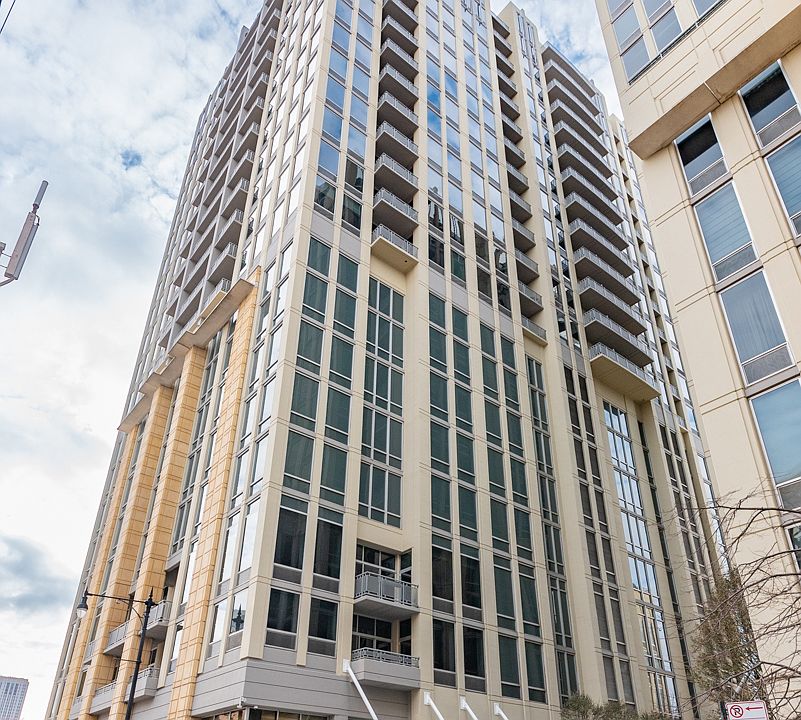 1st image of 700 N Larrabee St APT 813