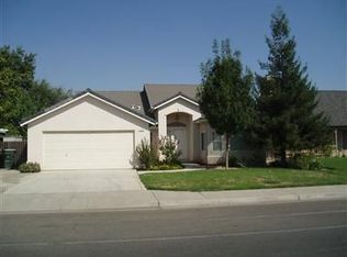 155 Burgan Ave, Clovis, CA 93611