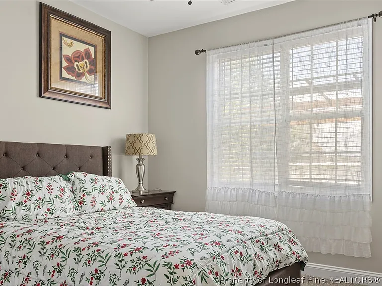 221 Fountain Grove Dr — Photo 12