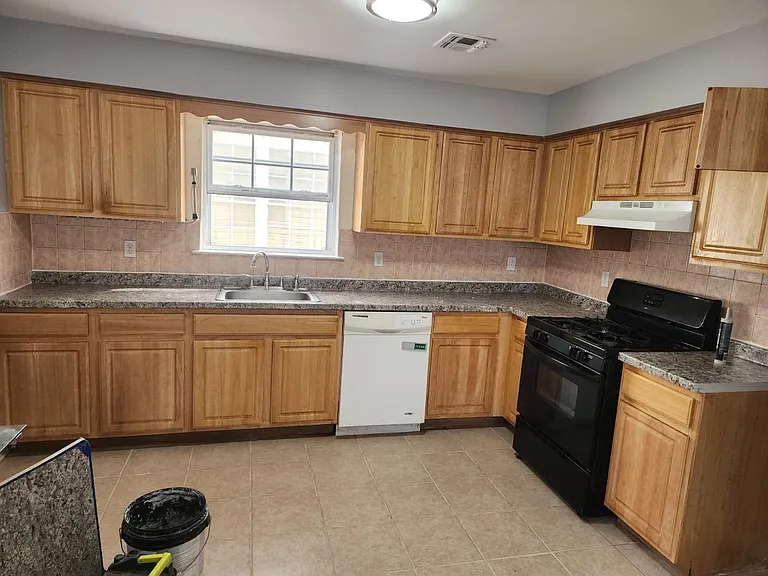761 S 17th St #1 — Photo 5