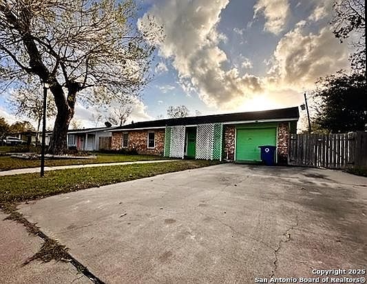 1st image of 1706 Emily Dr