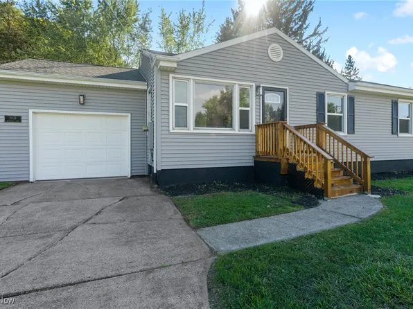 2035 Holbrooke Rd, Poland, OH 44514