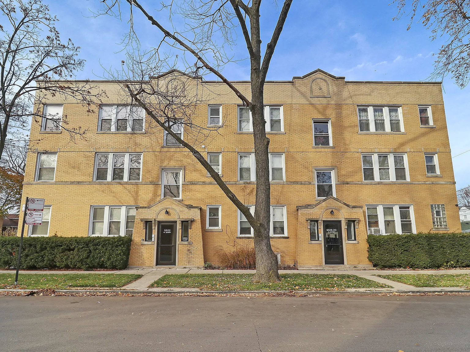 5518-22 Barry — Photo 2