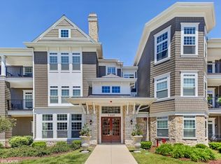 7 E Kennedy Ln APT 106, Hinsdale, IL