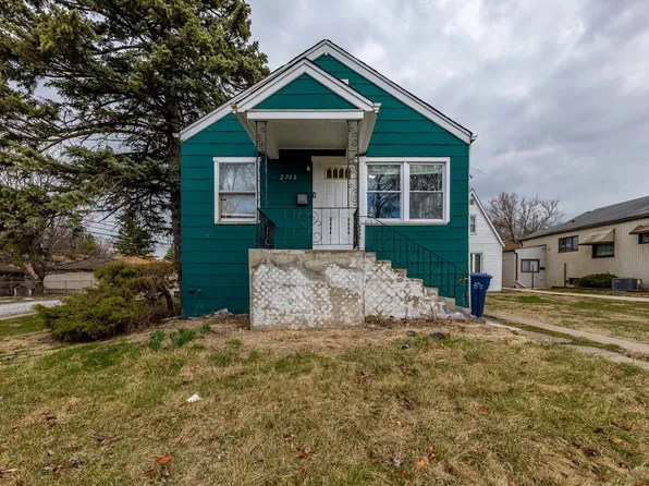 2740 W 98th Pl, Evergreen Park, IL 60805