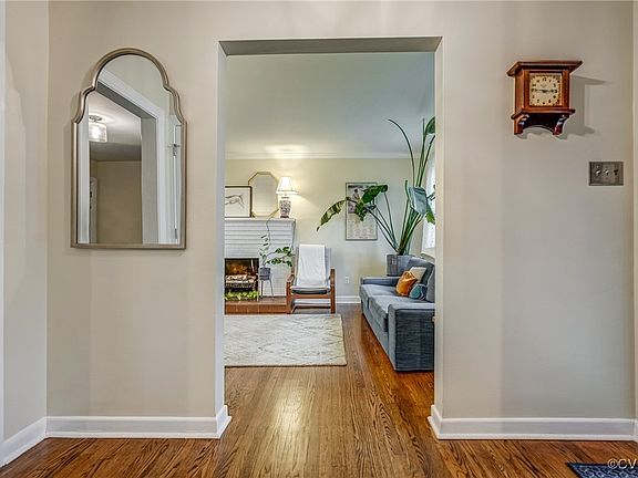 4th image of 2809 Garland Ave