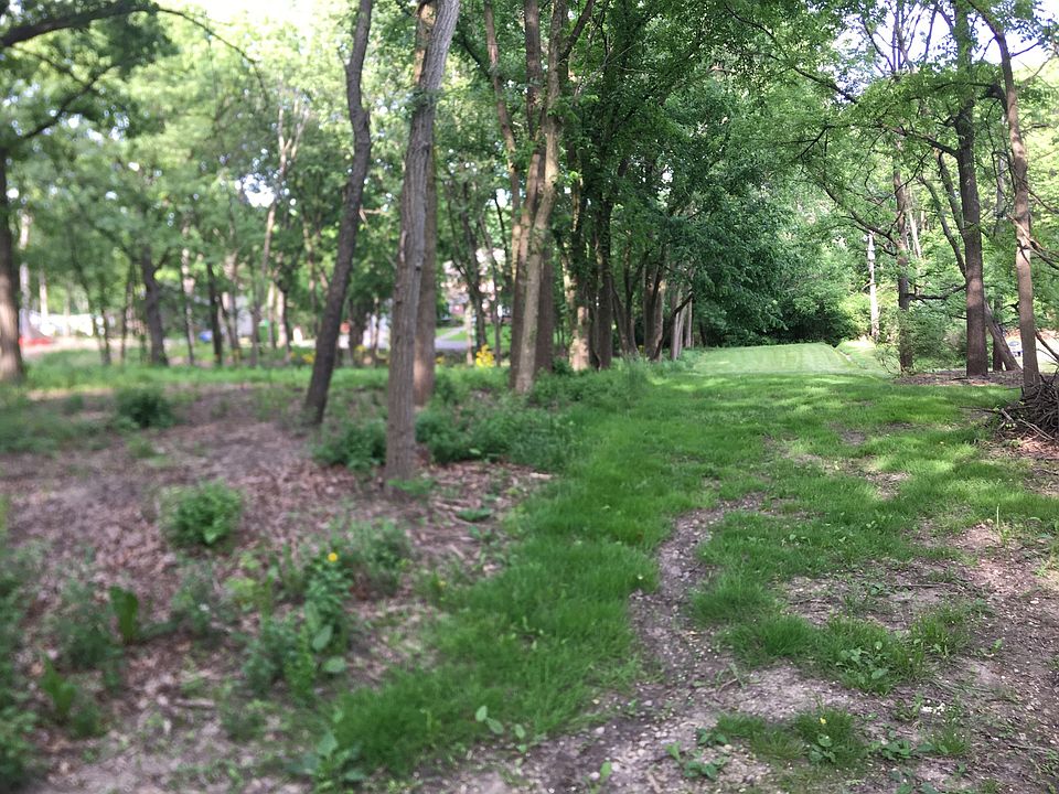 2nd image of 8918 W 102nd Pl