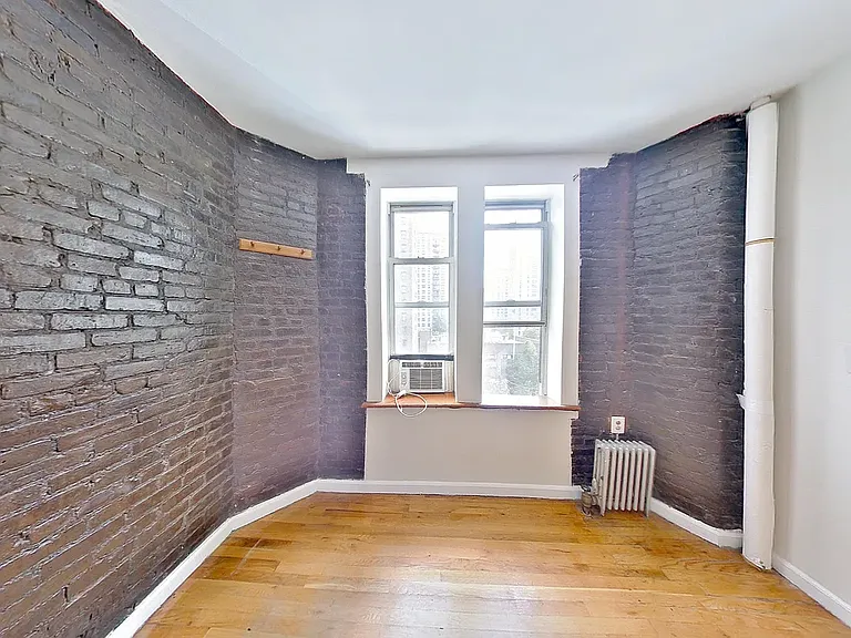 85 Pitt St #16 — Photo 3
