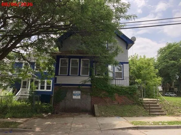 209 E Chambers STREET, Milwaukee, WI 53212