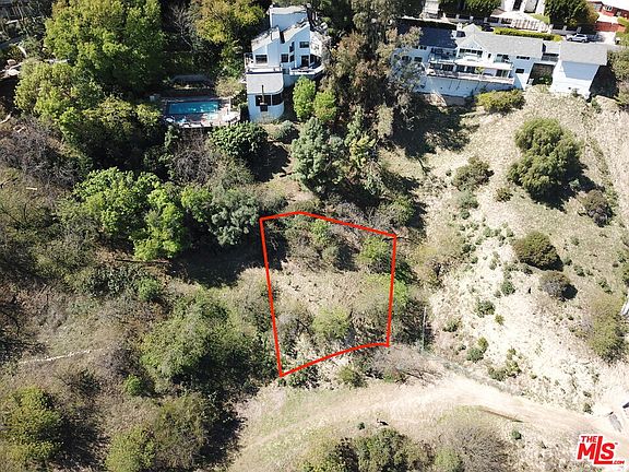 2nd image of 3905 N Hopevale Dr