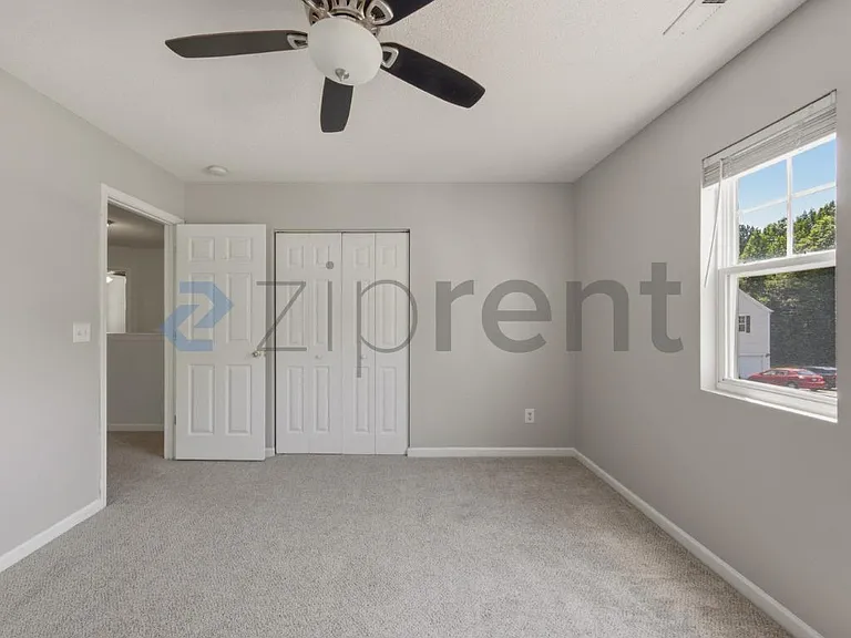 261 Chadford Pl — Photo 38