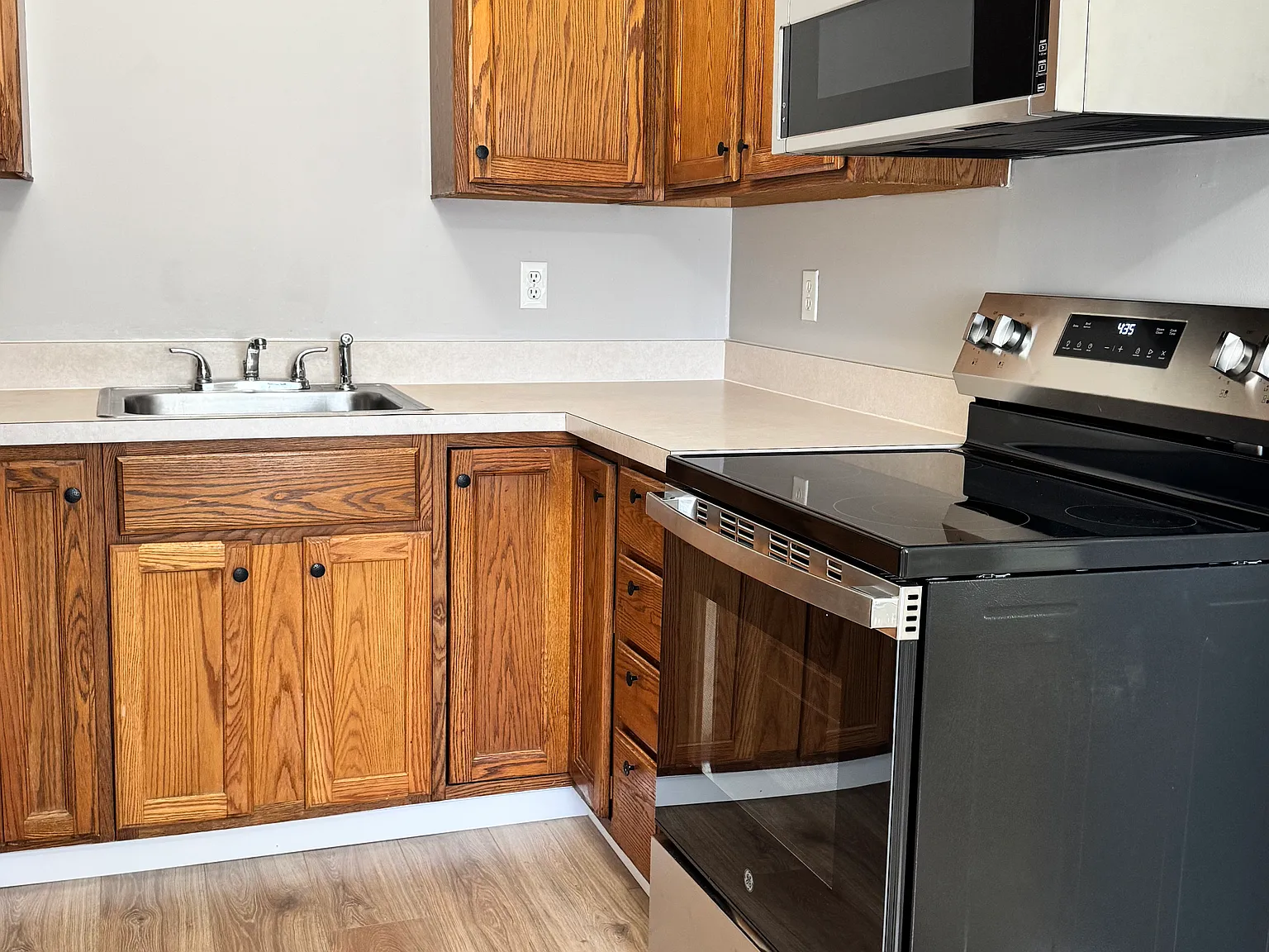 140 W McHattie St — Photo 3