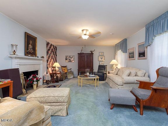 3rd image of 1859 Flintwood Dr