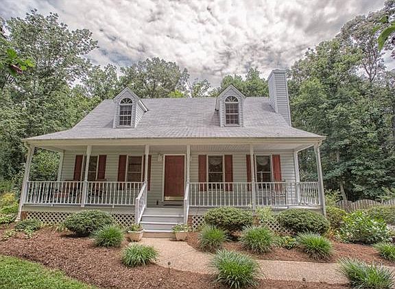 2nd image of 2570 Glenridge Ct