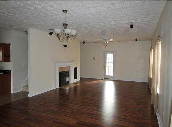 3rd image of 2486 Lakeview Dr S