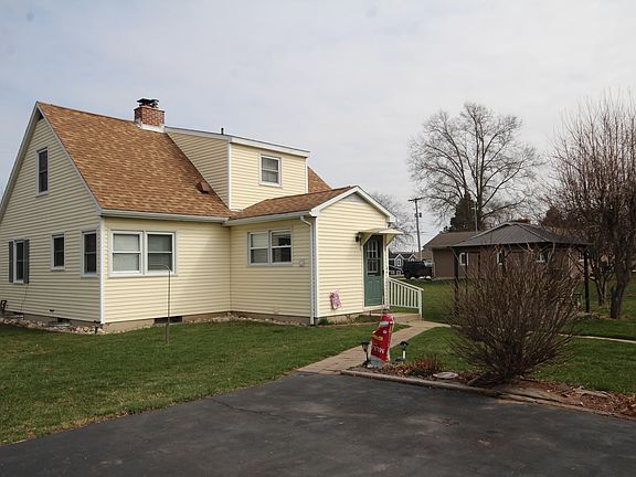 3rd image of 3602 Woodhams Ave