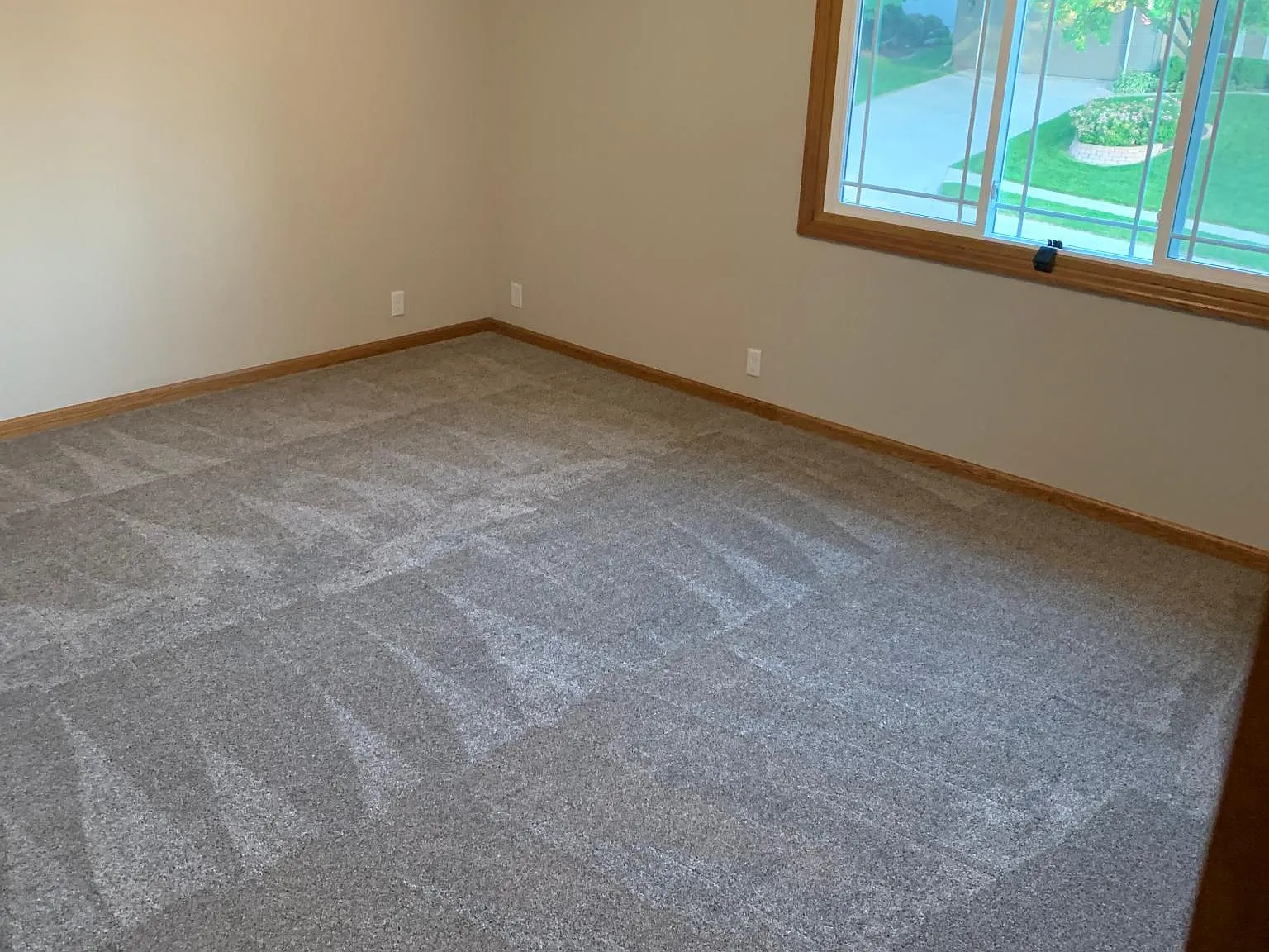 5 bed, 4400 sqft, $3,200 — Photo 4
