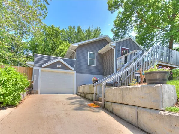 2329 Saylor Rd, Des Moines, IA 50313