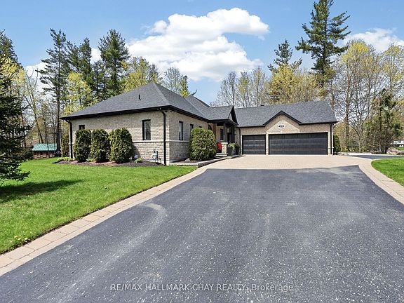 2nd image of 25 Laddie Ln
