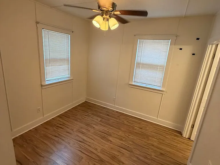 318 Washington St SW — Photo 19