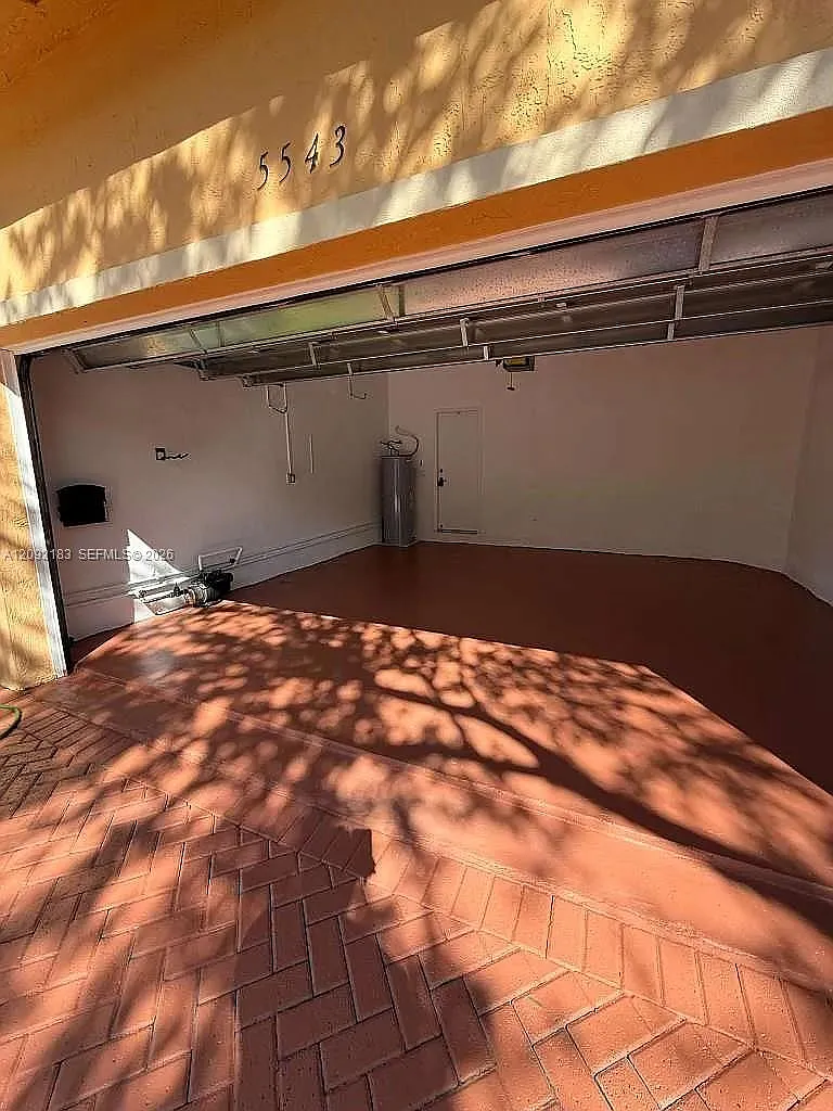 Doral Southeast Patio-Hom — Photo 4