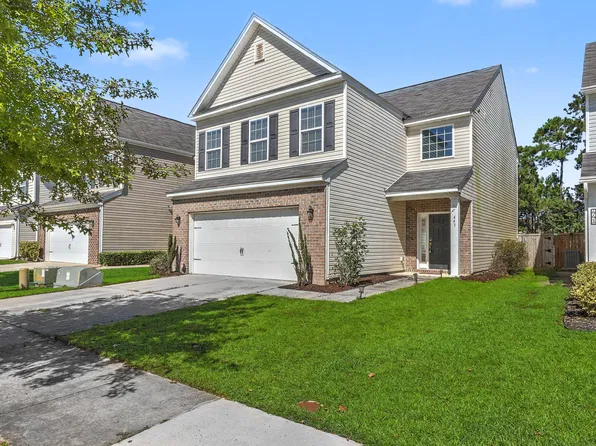 443 Whispering Breeze Ln, Summerville, SC 29486
