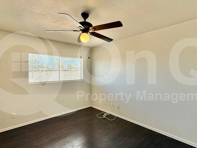 12602 N 21st Ave — Photo 17