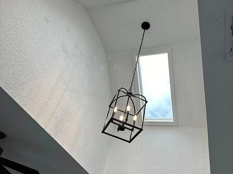224 W Balview Ave — Photo 3