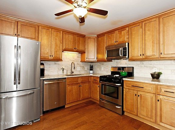 3rd image of 14620 S Pebble Creek Dr