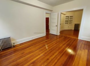 885 Massachusetts Ave #3T, Cambridge, MA 02139