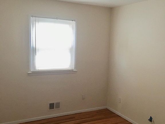 5th image of 310 Caswell Ave #2