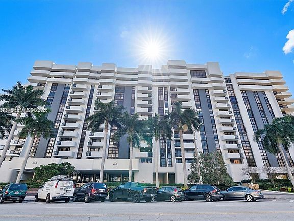 2nd image of 600 Biltmore Way APT 1014