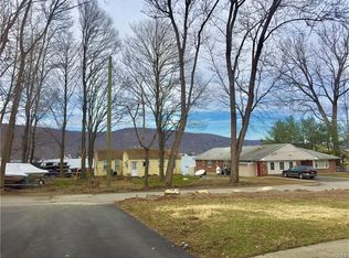 6 W Cove Rd, Greenwood Lake, NY 10925