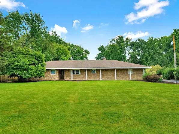 22W689 Elmwood Dr, Glen Ellyn, IL 60137