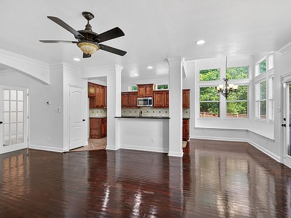 5th image of 509 Heath Ln