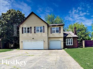 901 Autumn Ln, Aurora, IL 60505