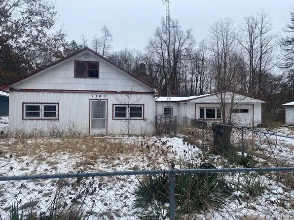 7367 Thornton Dr, Stevensville, MI 49127