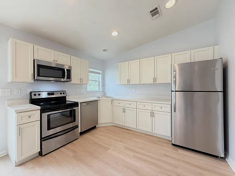 5289 Stacy St #5 — Photo 2